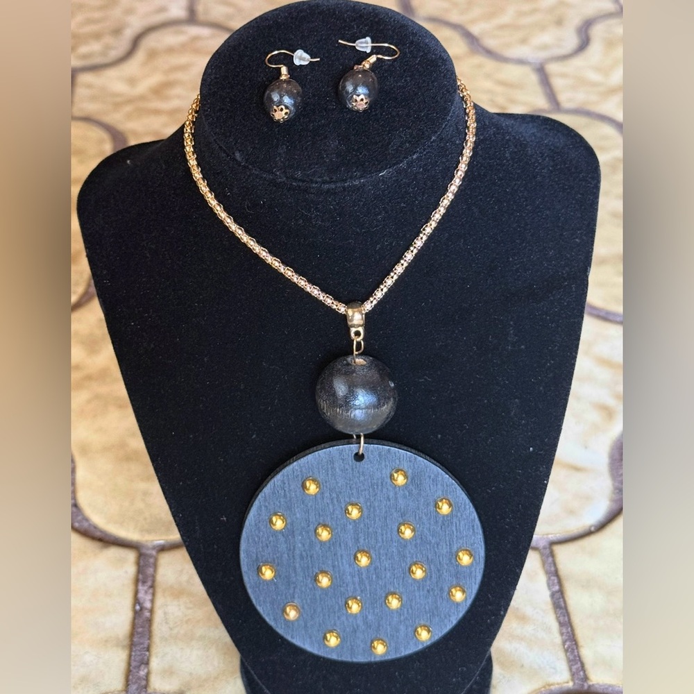 Gold and Black Necklace/Earring Set